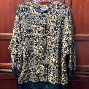 Top Notch vintage Black and Gold Floral quilted women’s light jacket size 4X